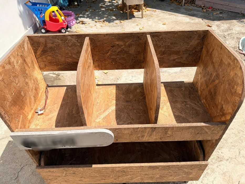 Mobilier depozitare vinyluri, capacitate minimum 400 buc. 12"