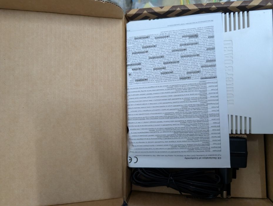 Коммутатор Mikrotik CRS106-1C-5S