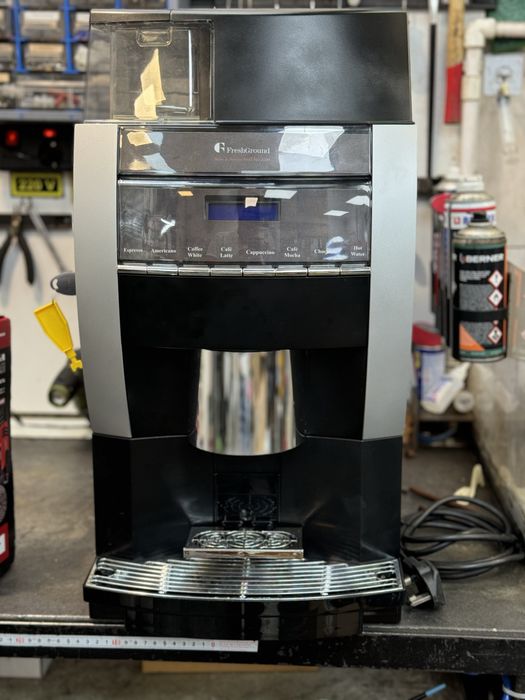 Espresor automat cu boabe si solubile Necta koroMax