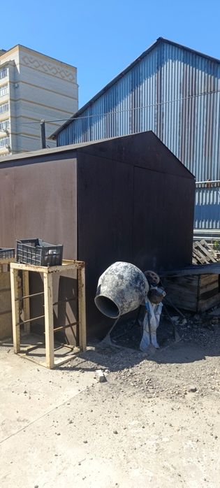Продам гараж раньше стояла цельнометаллическая газель.