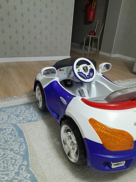 Продам электро машину .