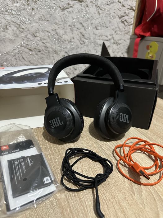 JBL E55BT наушники