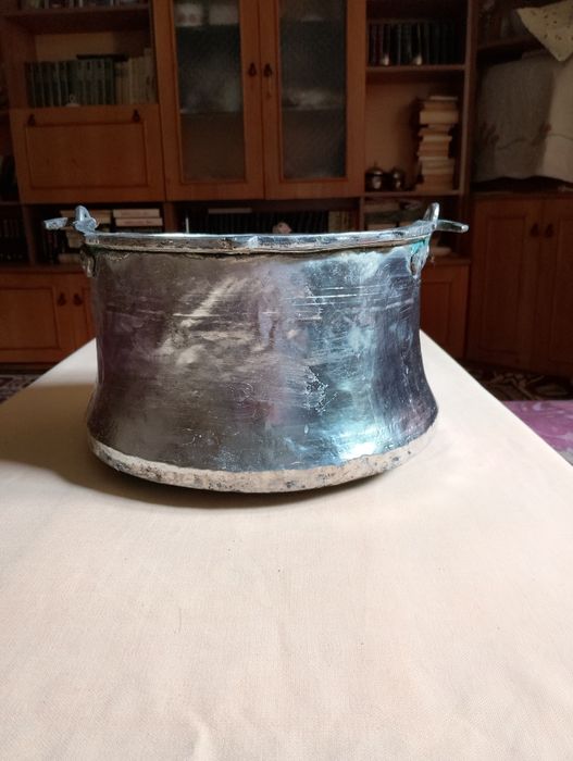 Много старо медно котле