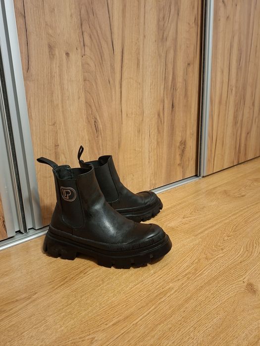 Vând ghete și ciocate piele