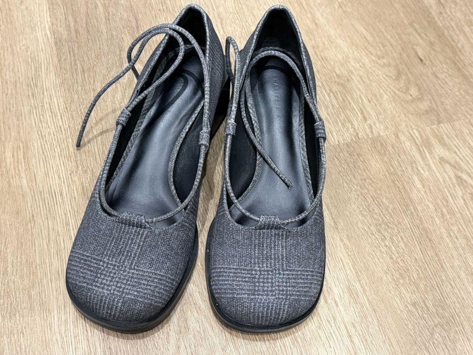 Туфли женские Charles and Keith