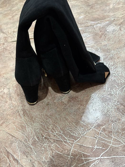 Продам замшевые сапоги