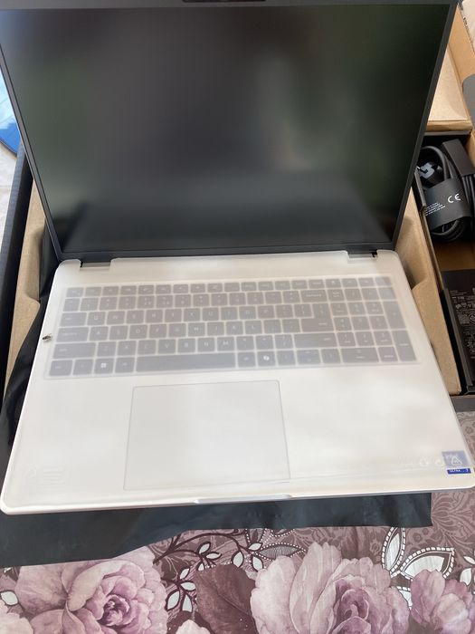 Продавам Dell Pro 16 Plus PB16250 – чисто нов