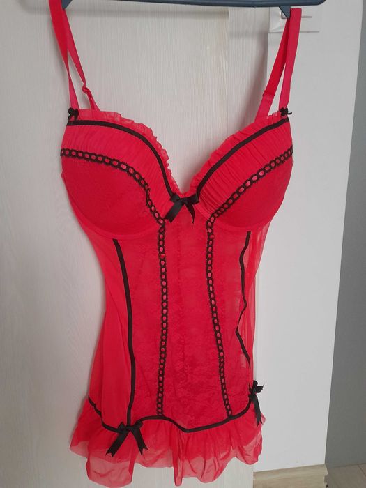 Neglijeu roz fucsia cu negru