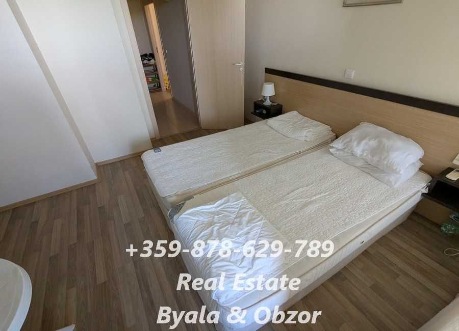 Тристаен апартамент на първа линия в гр.Обзор