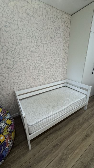 Продам кровать детскую