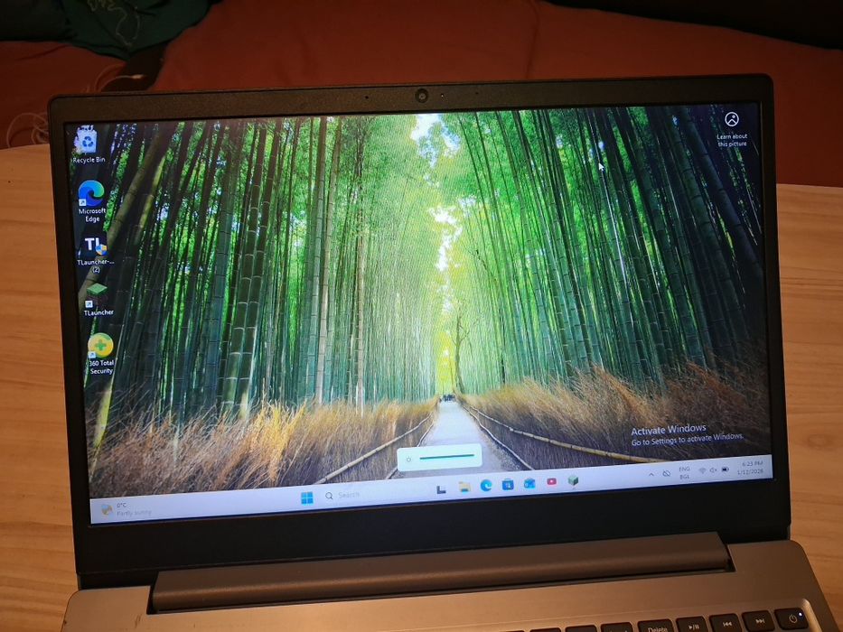 Лаптоп Lenovo 81MX