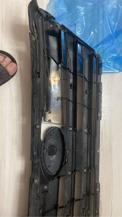 Решётка радиатора Субару Аутбэк