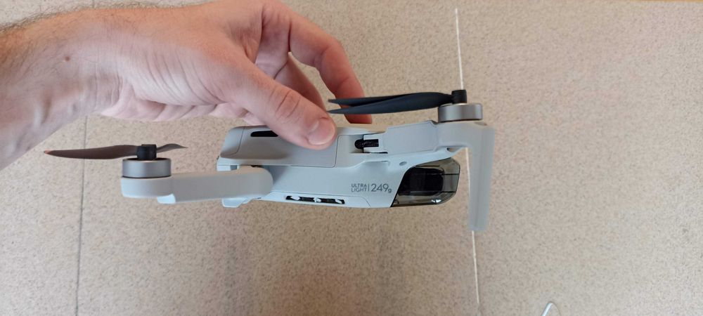 NOUA - Drona DJI Mini 2 - video 4K / 30fps - 12MP, 249g, 4km altit.