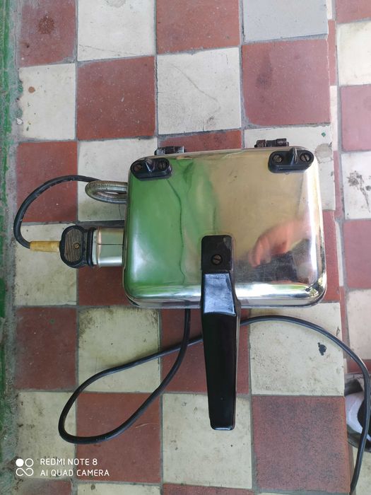 продам электровафельницу