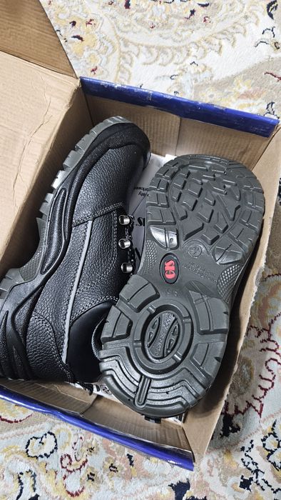 Продам ботинки рабочие новые