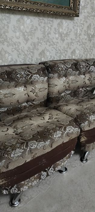 Продам диваны с креслами