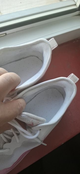 Adidași Nike folosiți puțin la sală