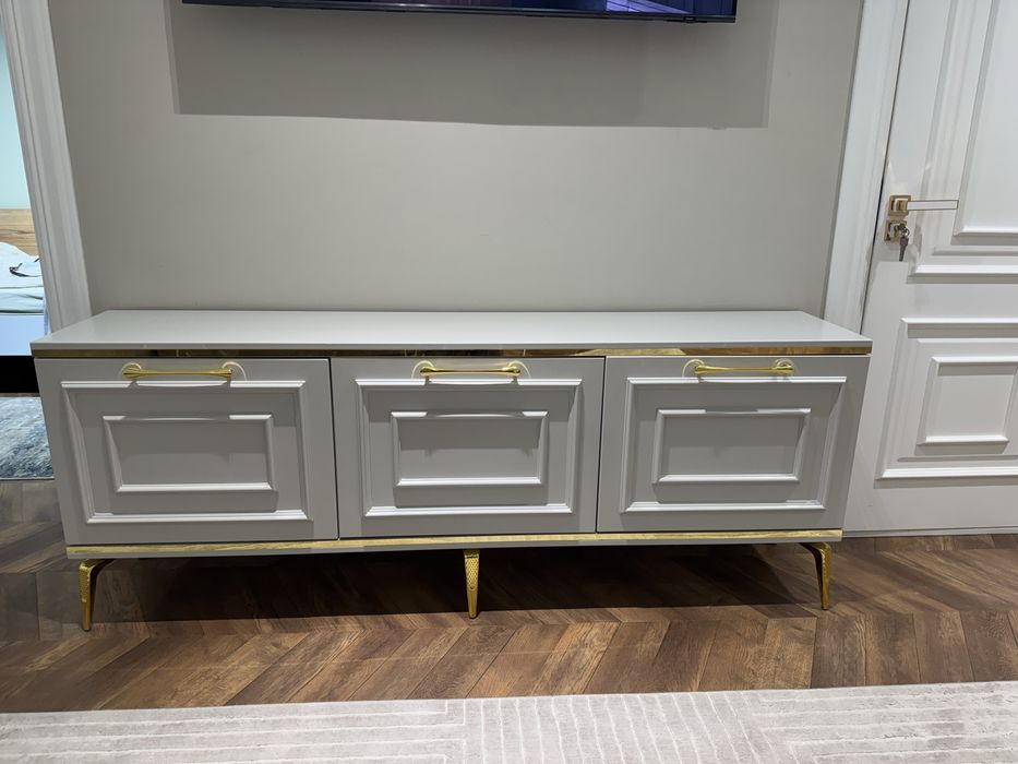 Тумба под телевизора. МДФ, крашенный