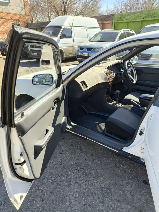 Продам машину Тойота каролла