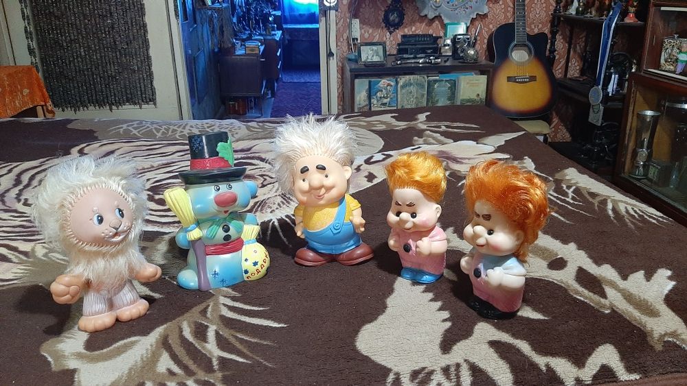 Игрушки резиновые