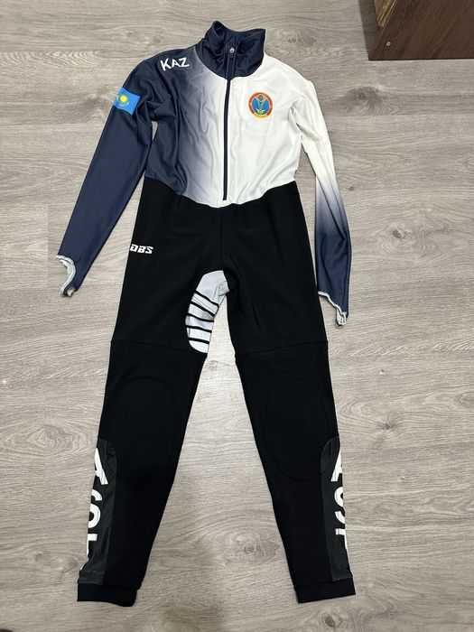 Комбинезон для шорт-трека