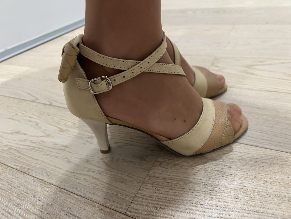 Sandale de dans din piele naturala marimea 36
