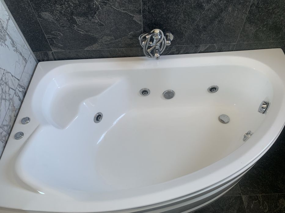 Vand cada cu hidromasaj perfect functionala