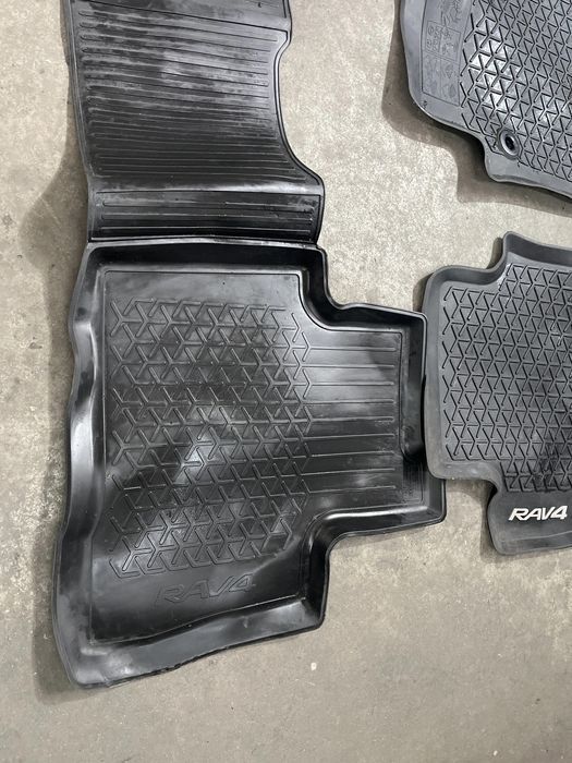 Presuri Toyota Rav4 XA40 2020 cod PW2100R024