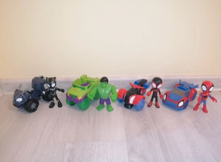 Mașini și figurine Spidey