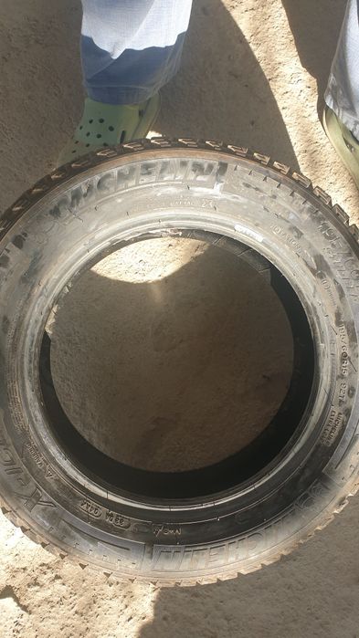 Продам зимние шины  шипованные