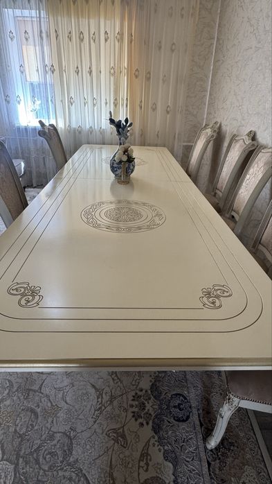 Продам стол и стулья