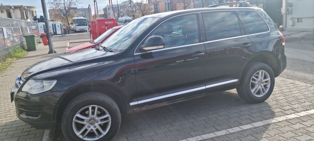 Volkswagen Touareg 2.5,174 HP,2008,240000 km,6200 euro.
