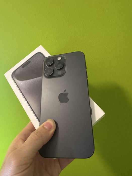 Telefon iPhone 15 Pro Max 512gb ca nou la cutie full box liber retea