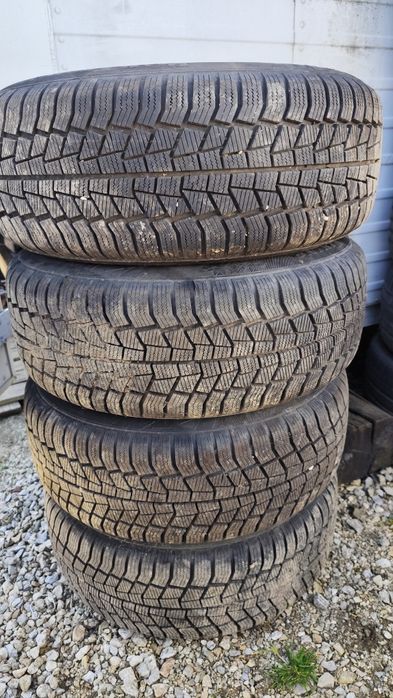 Гуми с джанти 225 55 16 зимни ,чисто нови