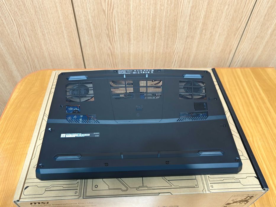 Laptop Gaming Premium MSI Alpha 17 C7V RTX Ryzen 7840HX 32GB / 990 Pro 2TB