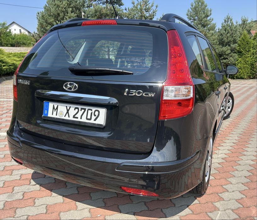 -Hyundai i30 facelift-1.4benzina-109cai-2011-euro5-adusa din germania-
