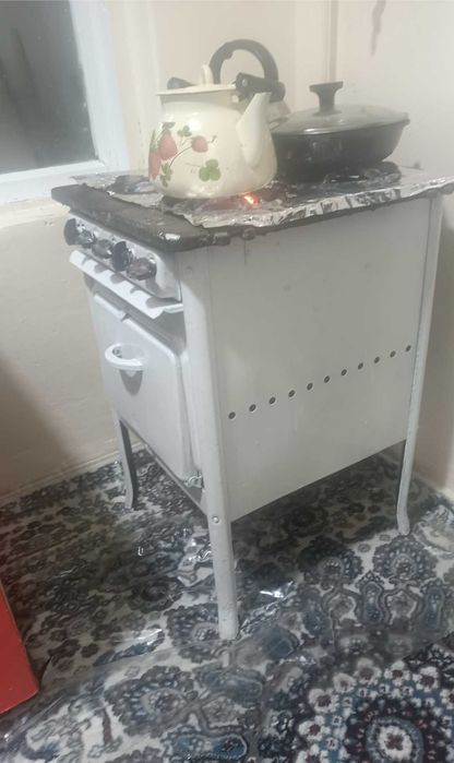Ishlab turgan GAZ PLITASI sotiladi