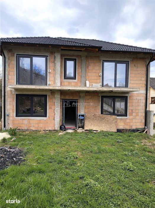 Casa moderna noua de vanzare in Sadu