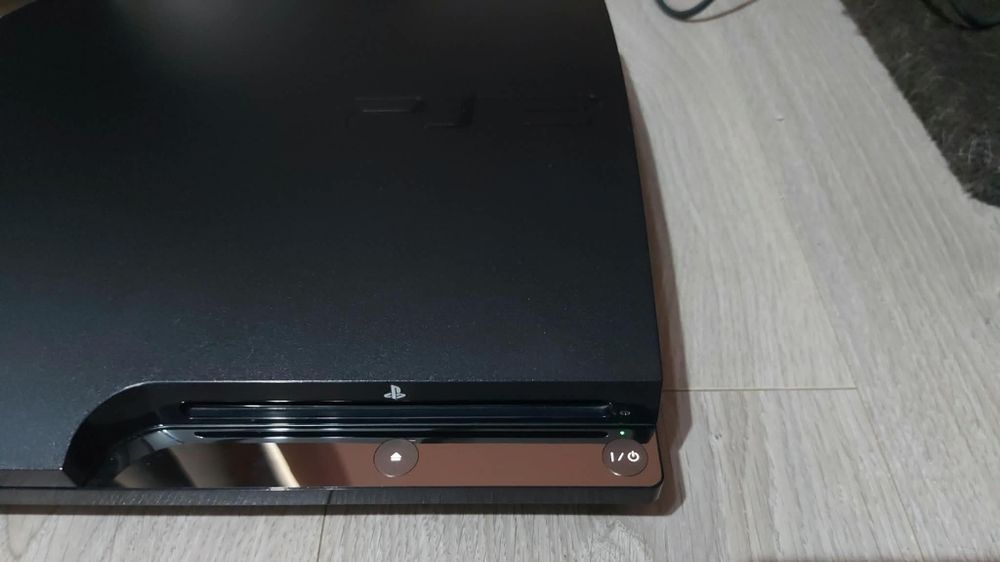 Playstation 3 slim model CECH-2504B pentru piese