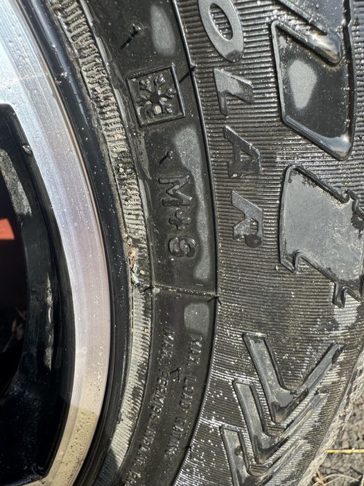 Продам резину с титановыми дисками