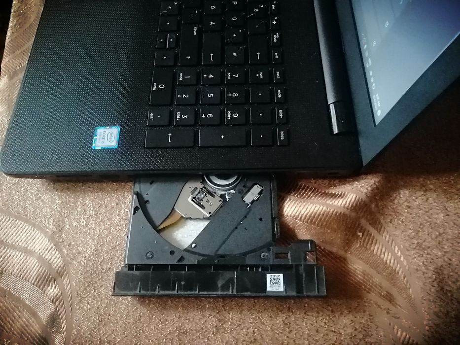 HP 15-bs1xx  Intel Core i5 8250