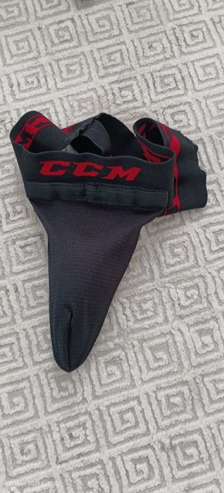 Хоккейная экипировка.