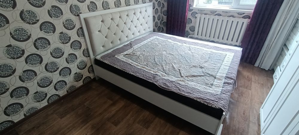 В продаже спальный гарнитура