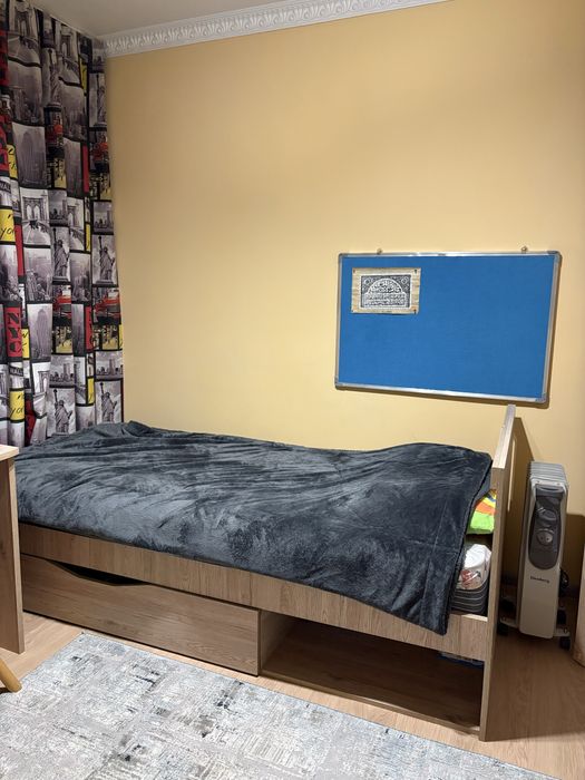 Продам кровать и стол