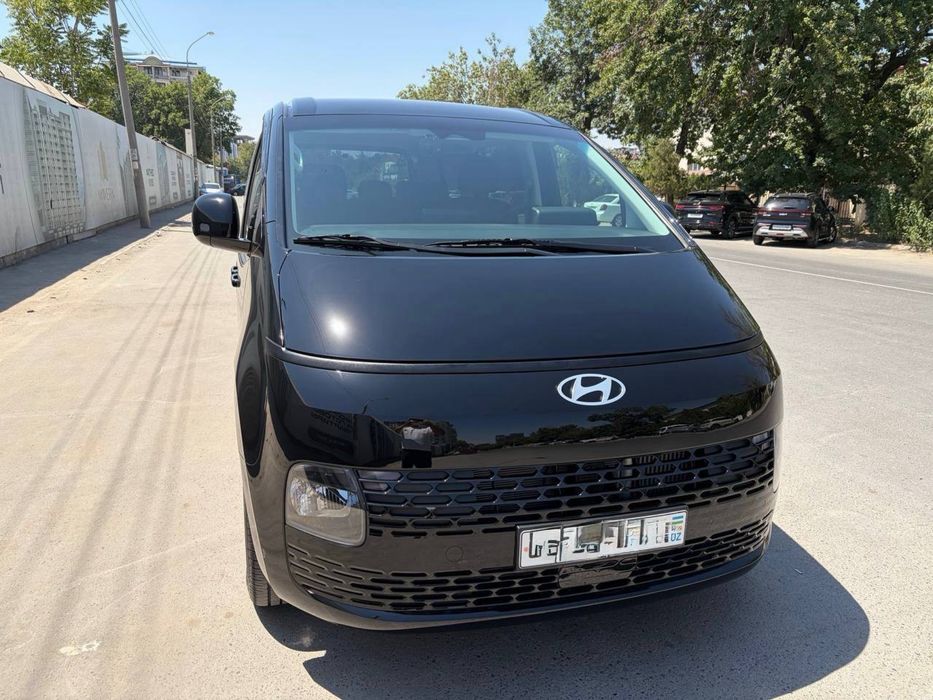 Hyundai Staria Tourer 2025г 11 местная 1.6 Hybrid