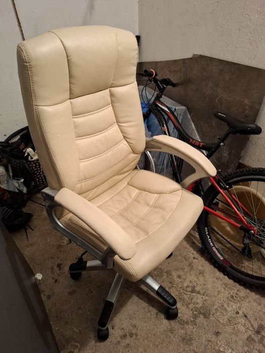 Scaun directorial crem