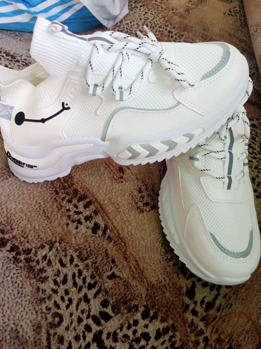 Кроссовки кроссовки