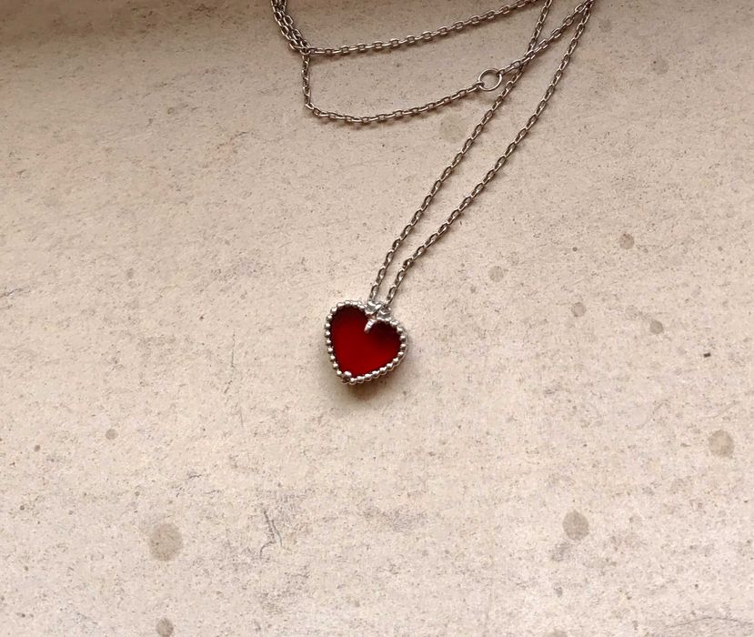 Златно дамско колие със сърце от червен карнелин - Van Cleef & Arpels