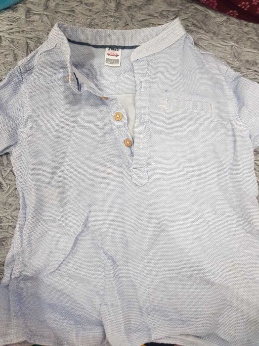 Запазени детски ризи, носени само по 1 път