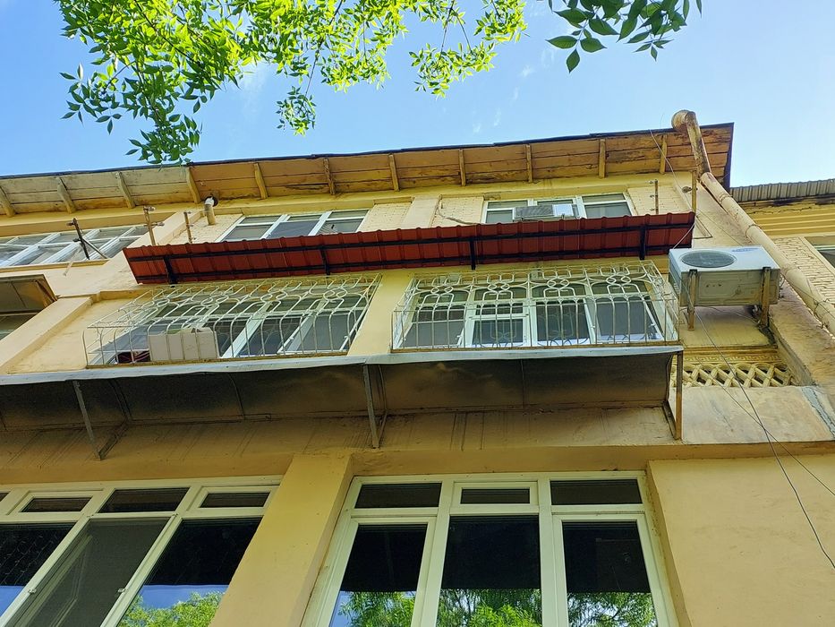 Установка Козырьки над окнами